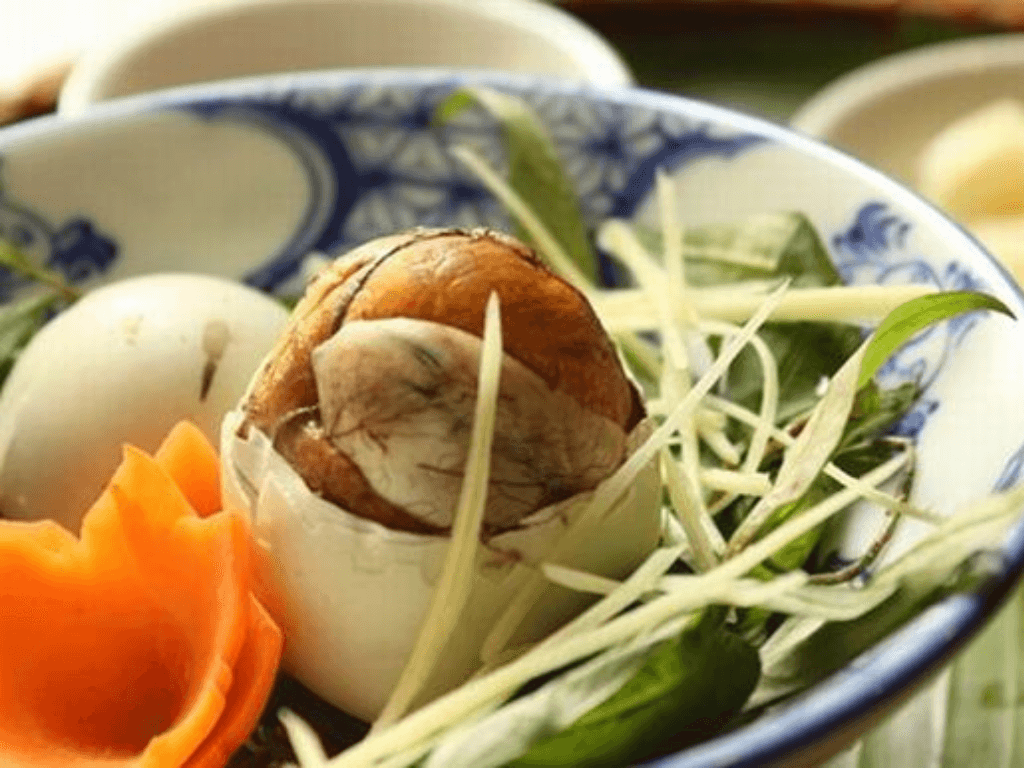 Ăn trứng vịt lộn có tác dụng gì? Từ món ăn vỉa hè đến "vũ khí dinh dưỡng"