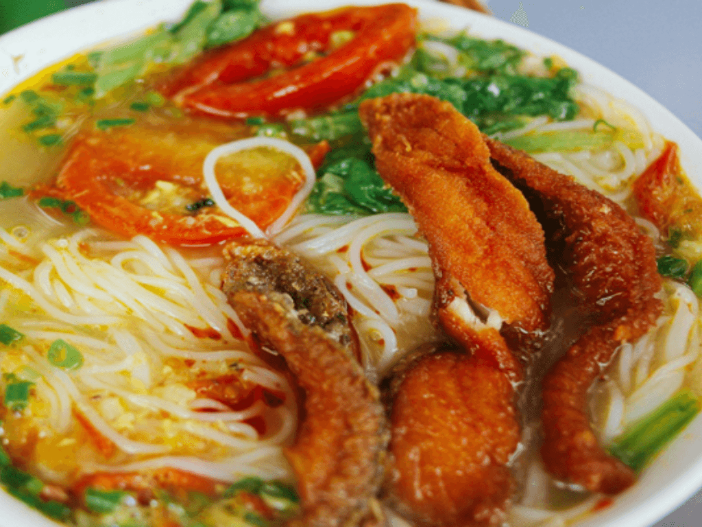 Cách nấu bún cá Hà Nội "chuẩn không cần chỉnh" của người phố cổ xịn
