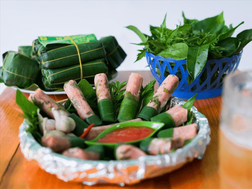 1 chiếc nem chua Thanh Hóa bao nhiêu calo và cách ăn "thả ga" không sợ béo