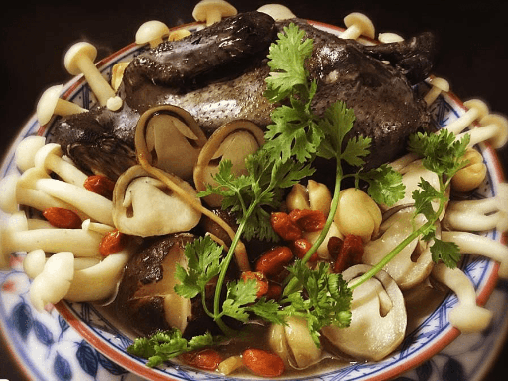 Cách làm bồ câu hấp cách thủy theo kiểu "Hoàng Cung" thấm đến từng thớ thịt