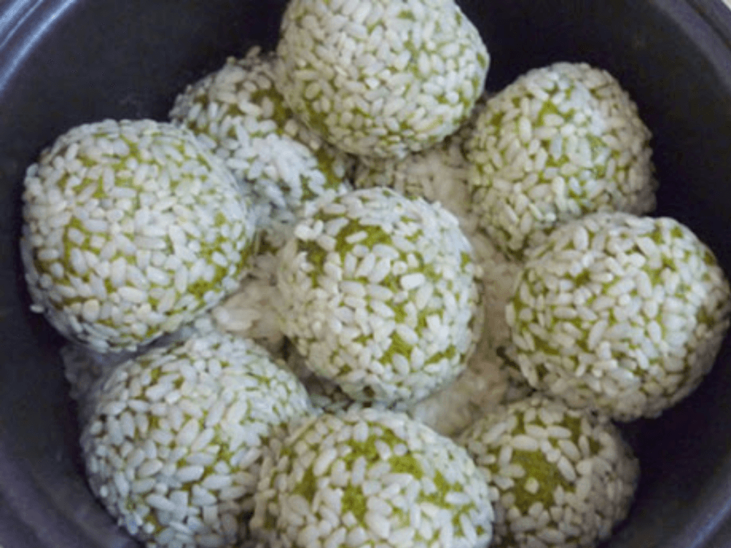 Cách nấu xôi khúc bằng nồi cơm điện mềm dẻo thơm nức không sợ “nhão nhoẹt”