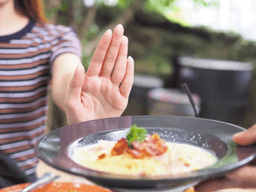 nhịn ăn sáng có giúp giảm cân không