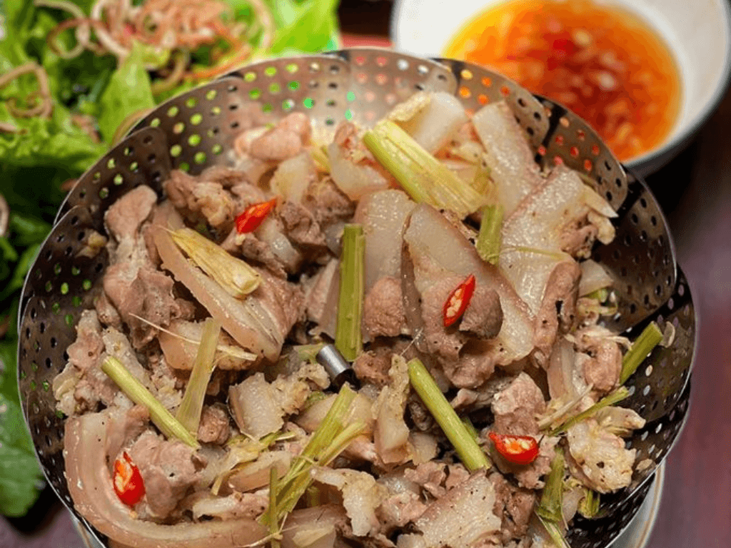 Cách làm heo rừng hấp sả + Công thức nước chấm thần thánh “vạn người mê”