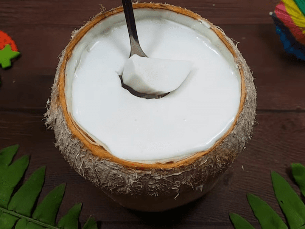 Cách làm rau câu trái dừa “bắt trend" đổ đầy vào trái dừa xiêm cực thú vị