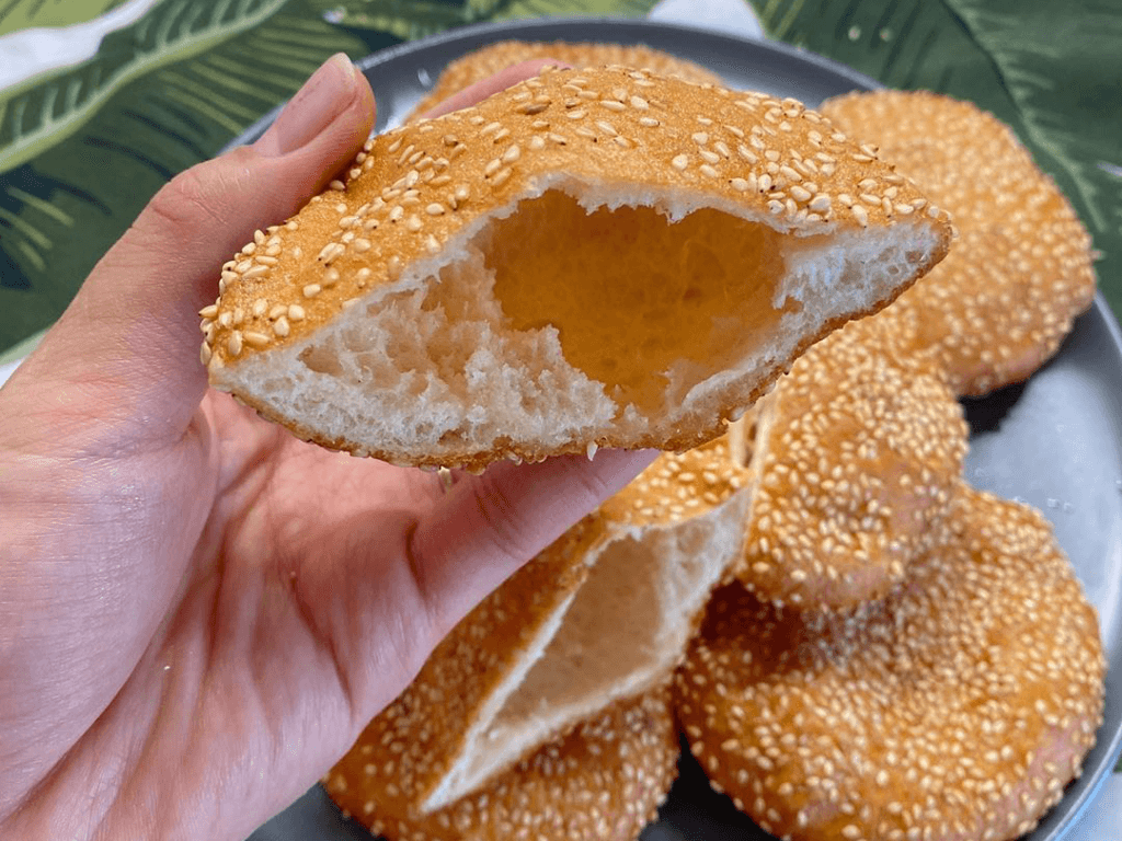 Làm bánh tiêu không cần bột nở nhờ công thức "chống xẹp" giòn lâu bí truyền