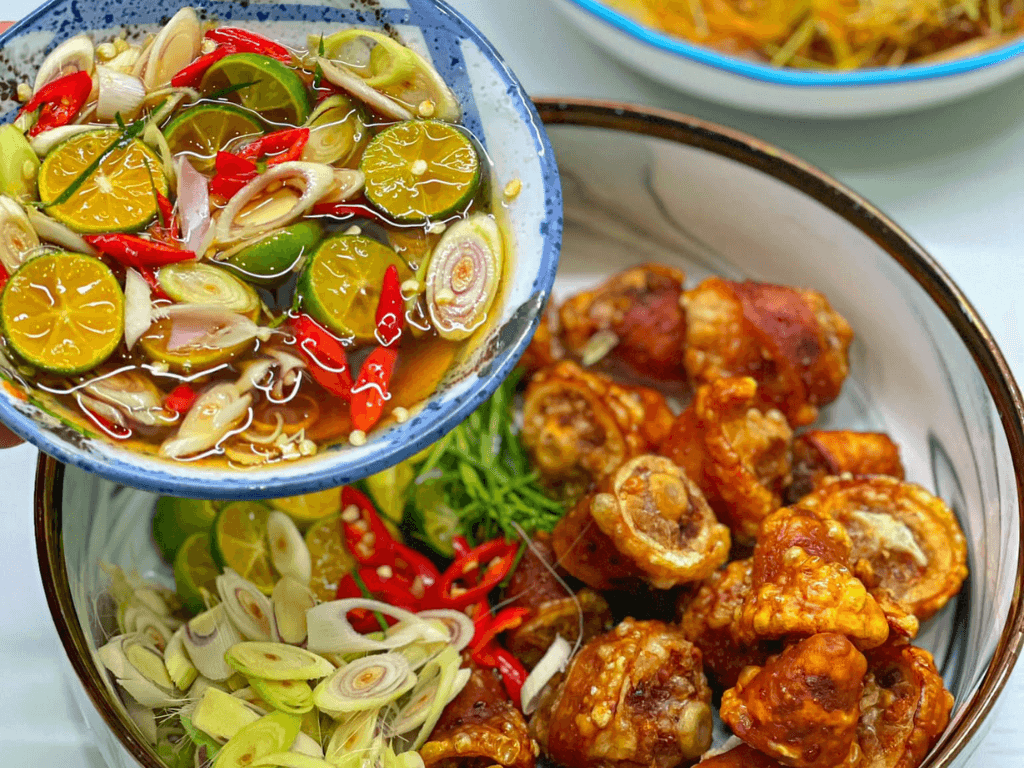 Cách làm đuôi heo chiên mắm "úm ba la" ra siêu phẩm giòn tan ăn hoài không ngán