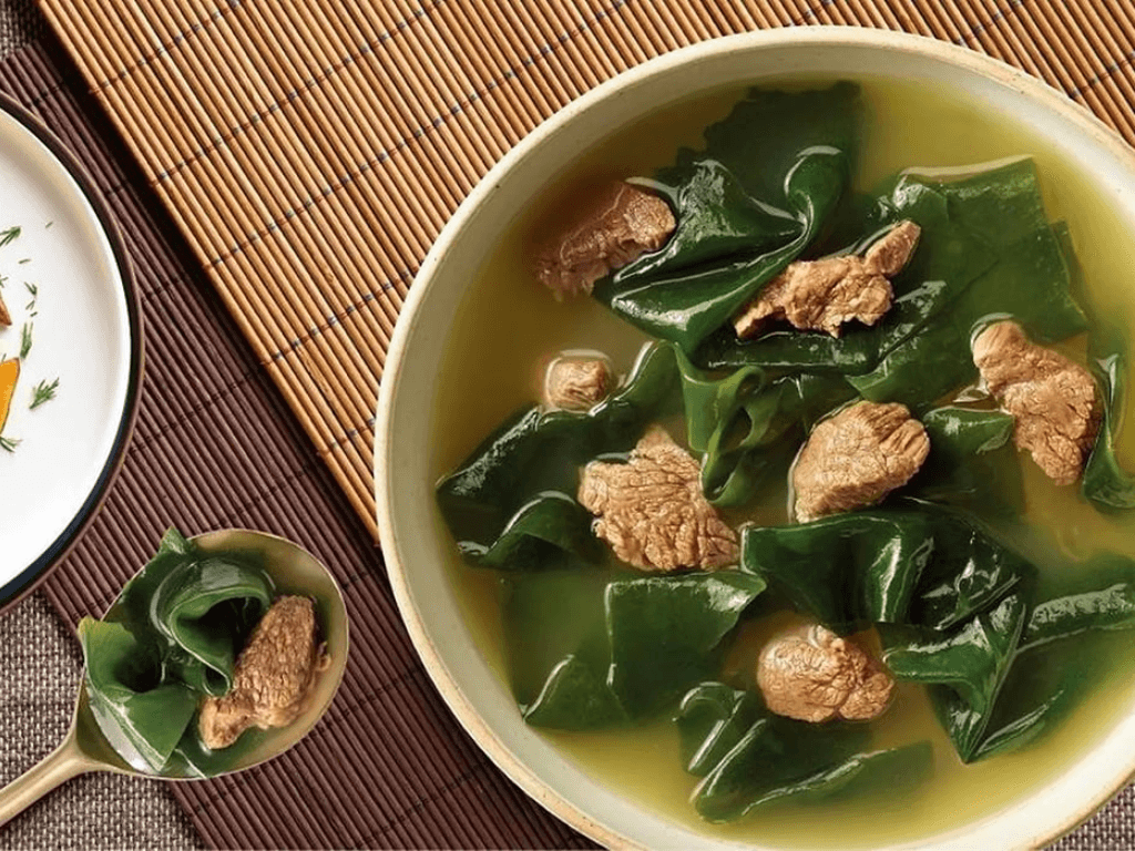 Cách nấu canh rong biển thịt bò ngon bá cháy chuẩn vị Hàn Quốc 100% không tanh