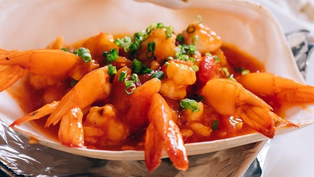 Cách làm món tôm sốt cà chua giúp bạn "giữ lửa" gia đình qua từng bữa ăn