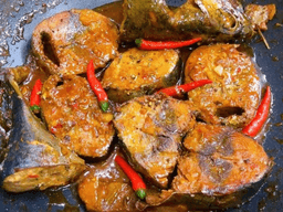 cách kho cá ngừ tỏi ớt