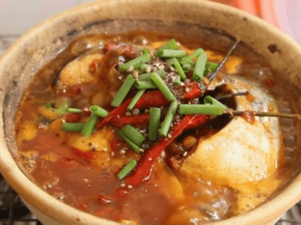 Cách làm cá chẽm kho tiêu “món tủ” của mẹ với nước dừa tươi cạn keo lại là ngon