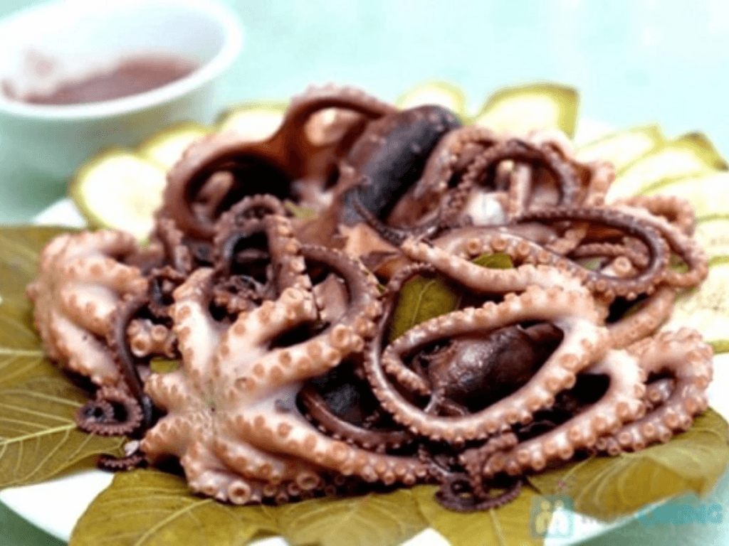 Cách làm bạch tuộc hấp lá ổi gây thương nhớ hấp bao nhiêu cũng “hết veo”