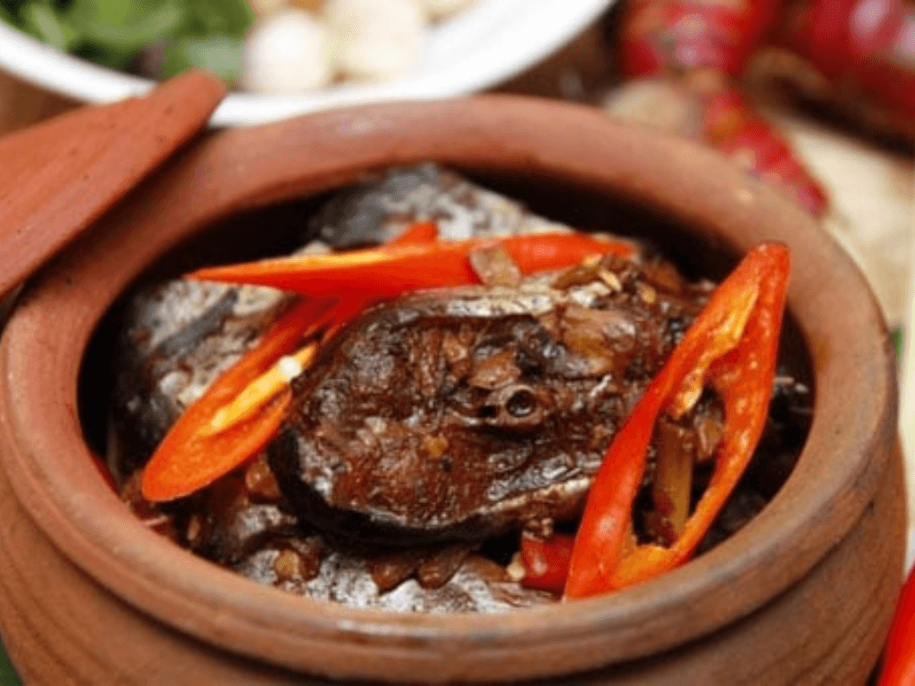 Cách làm cá kho làng Vũ Đại "phiên bản 4.0" vẫn chuẩn vị nhưng tối ưu thời gian