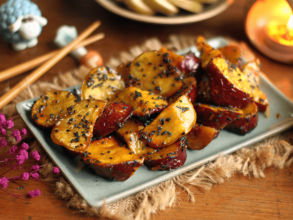 Cách làm khoai lang chiên đường “xịn đét” với lớp đường áo ngoài óng ánh