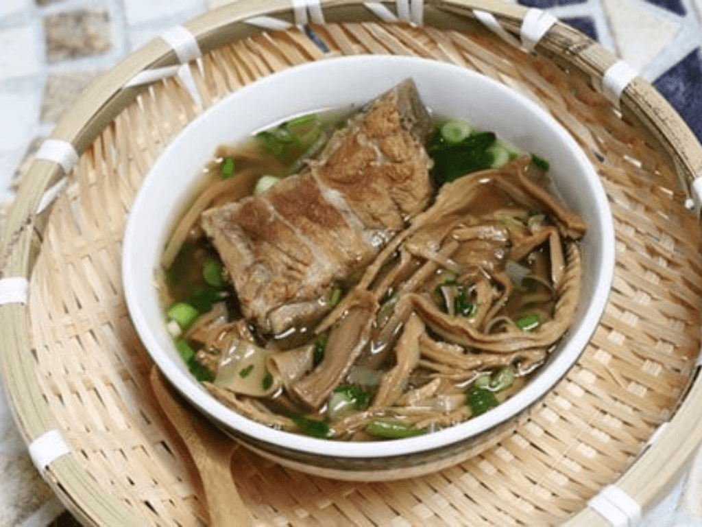 Cách nấu canh măng khô xương lợn “mâm cao cỗ đầy” cũng không thể thiếu món này