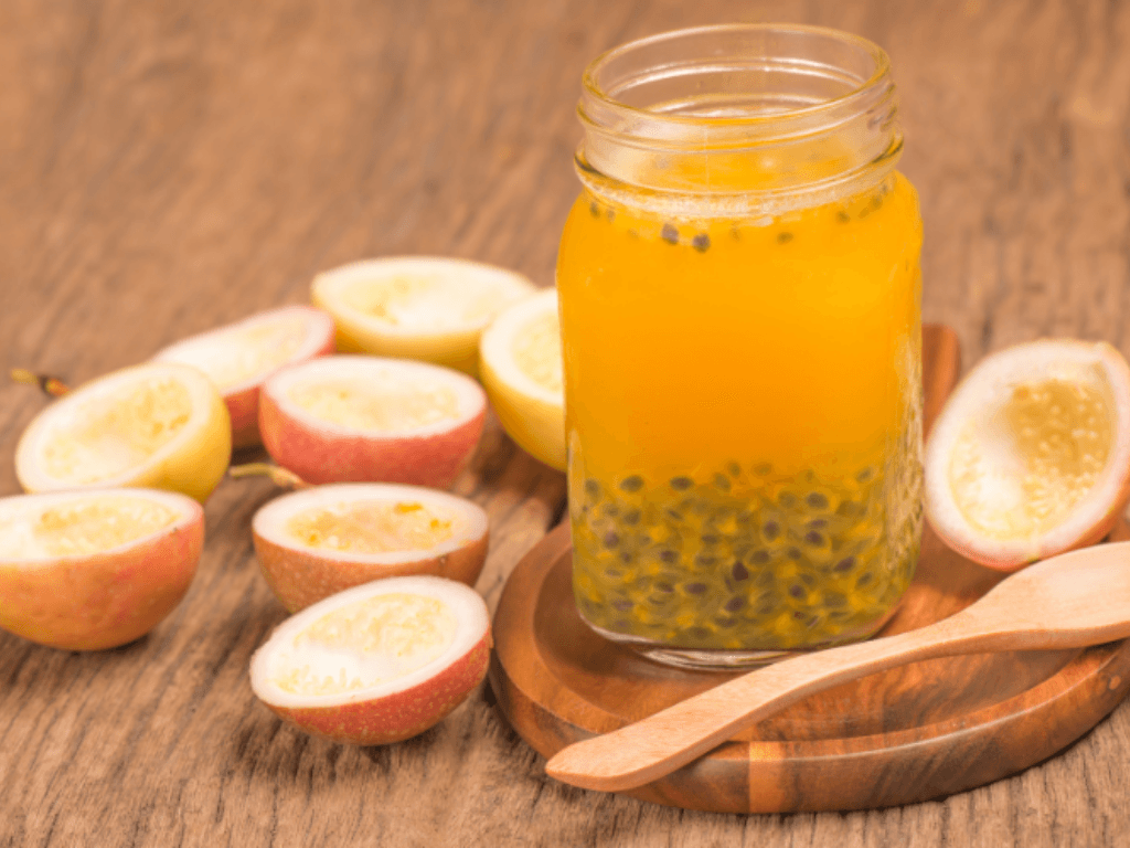 Cách pha nước chanh dây với mật ong chua ngọt cực đỉnh đánh thức mọi giác quan