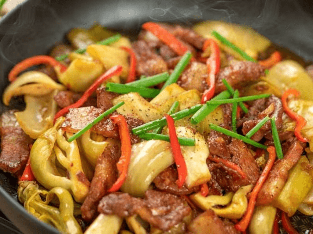 Làm thịt ba chỉ xào dưa chua thơm ngon gây nghiện khiến ruột gan “cồn cào”