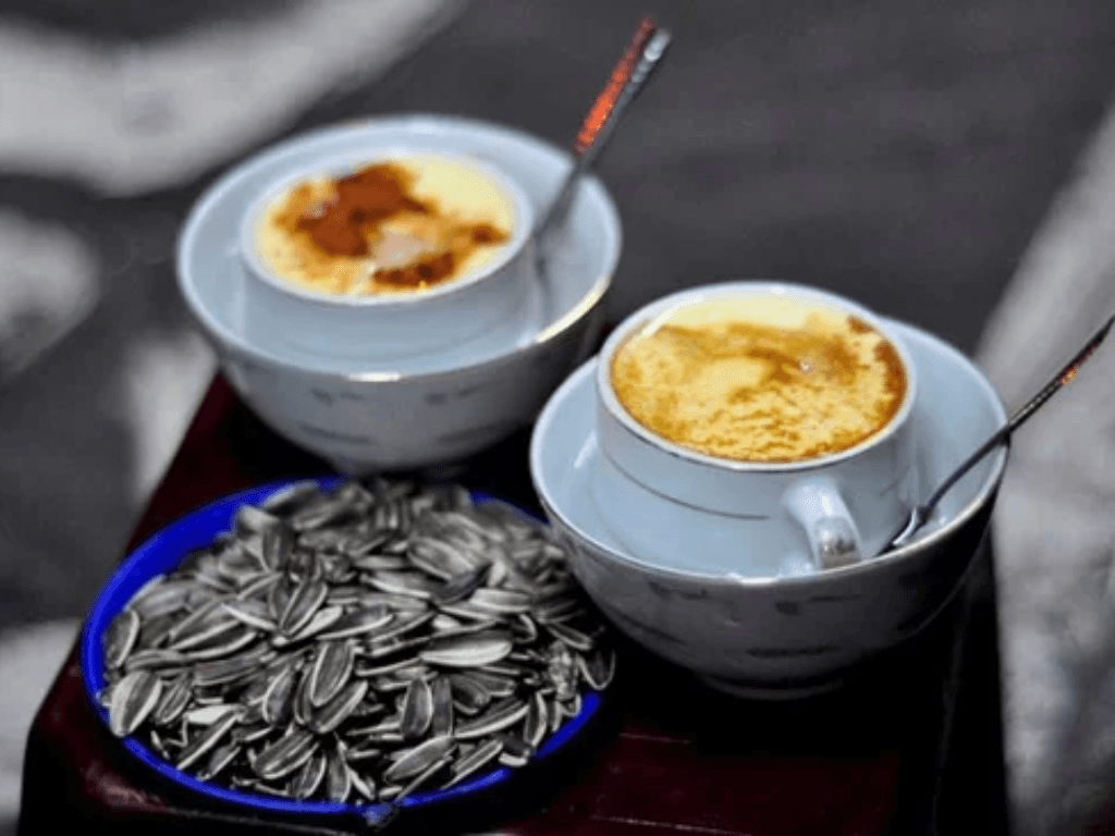 Cách làm cà phê trứng Hà Nội "đánh bọt kem" thần thánh nhanh không sợ lên chuột