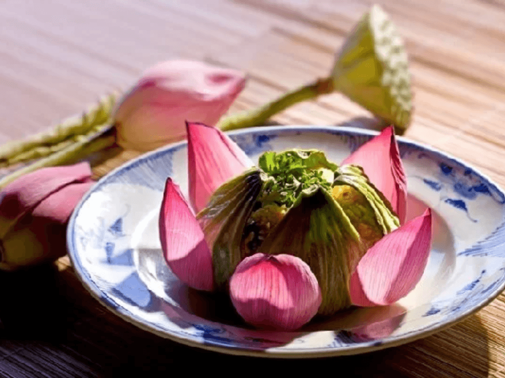 Cách làm cơm hấp lá sen "chuẩn vị cung đình" không phải ai cũng biết