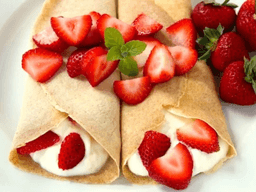 cách làm bánh crepe dâu tây