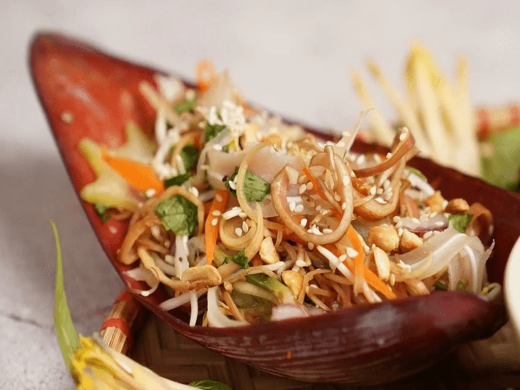 Cách làm nộm hoa chuối tai heo giòn thơm chua ngọt “bá cháy” ai ăn cũng nghiện