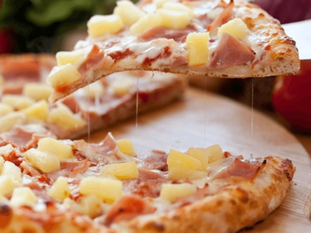 Cách làm pizza xúc xích phô mai DỄ ỢT người vụng nhất cũng làm được