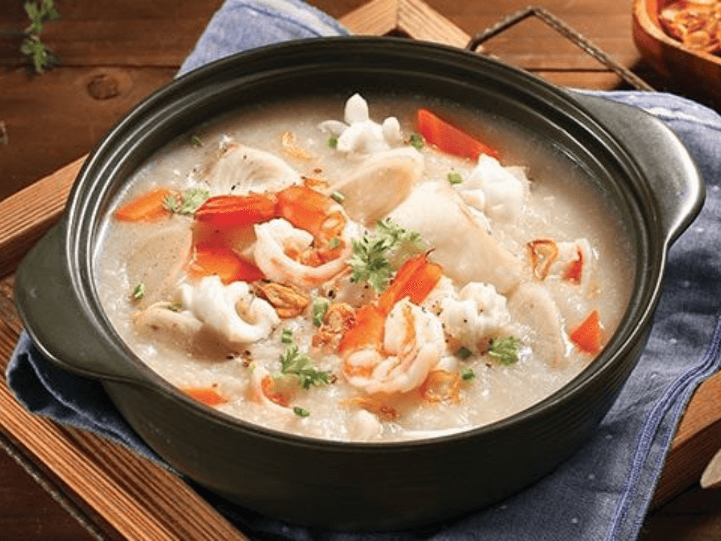 Cách nấu cháo hải sản thập cẩm “lên đời" với nước dùng ngọt tự nhiên từ vỏ tôm