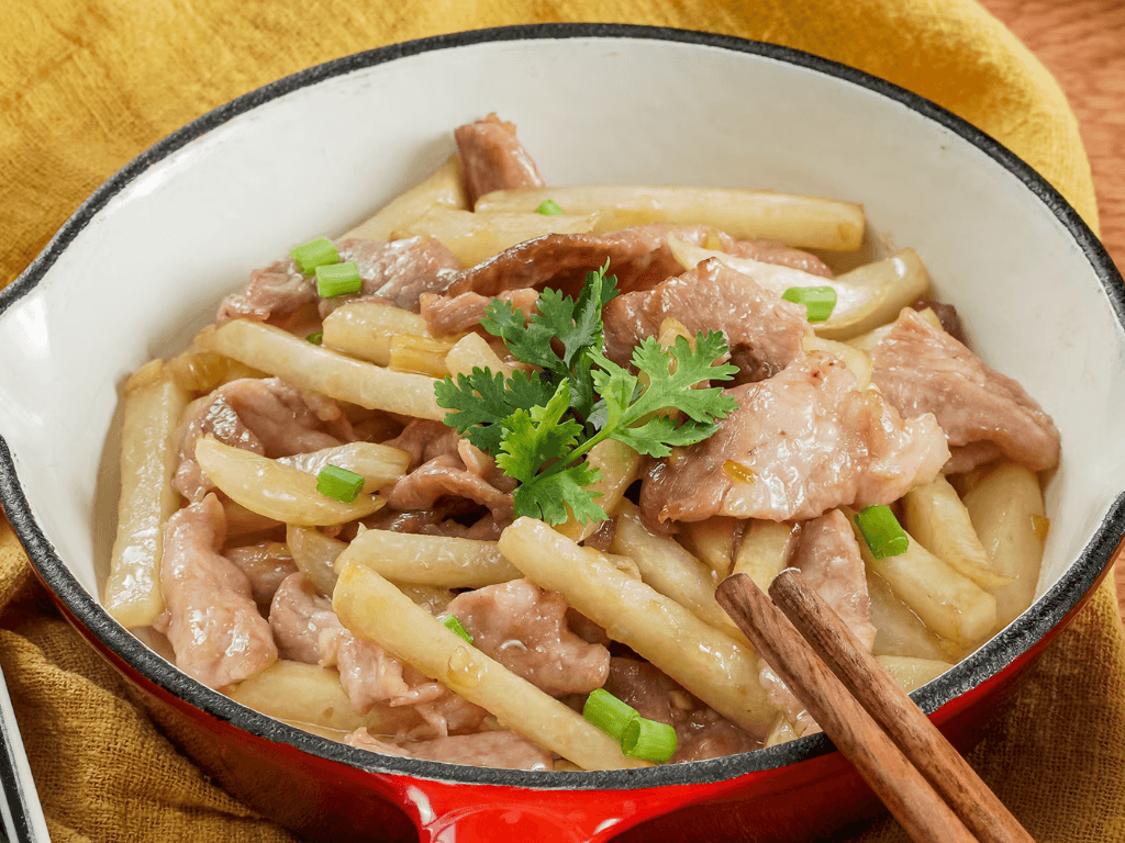 Cách xào củ đậu với thịt hương vị “độc lạ” mà gây nghiện giúp cơm nhà thêm ngon