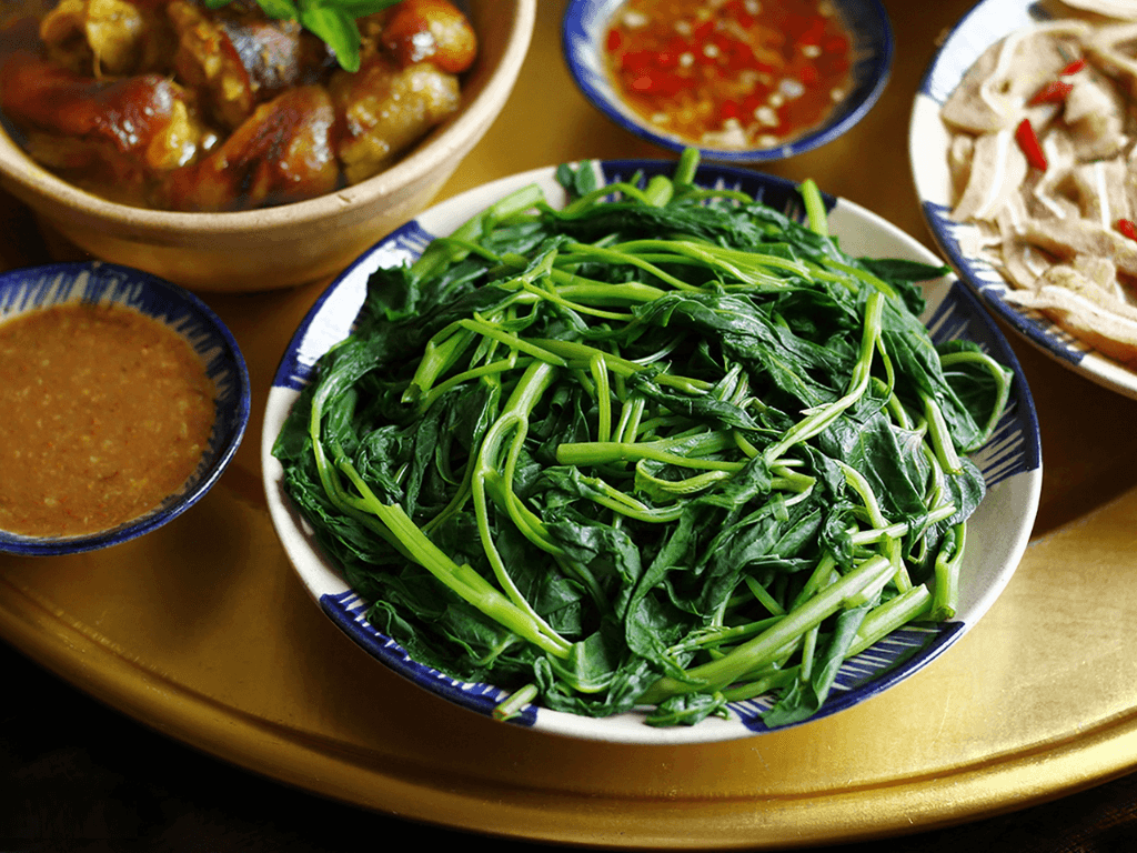 Cách luộc rau muống cho xanh “bóc” chiêu của đầu bếp để rau không bao giờ thâm
