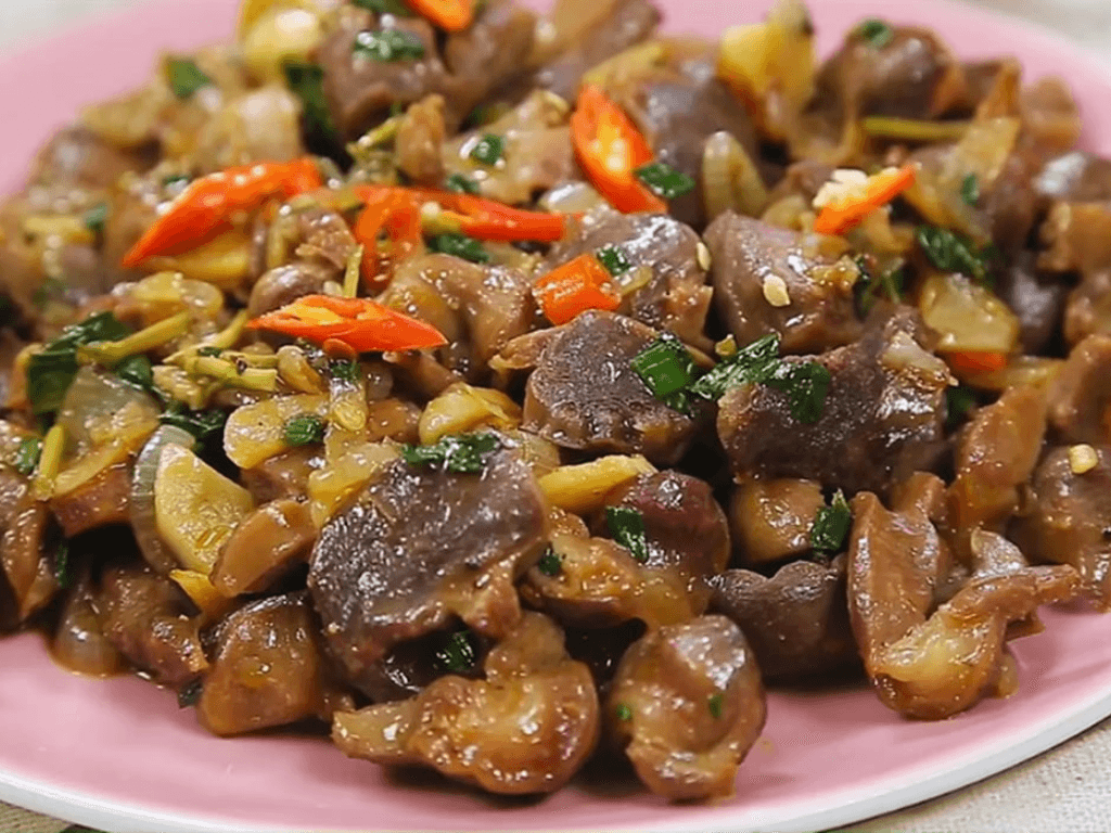 Làm lòng gà xào sả ớt ngon giòn sần sật ăn “liền tù tì” 3 bát cơm chưa dừng