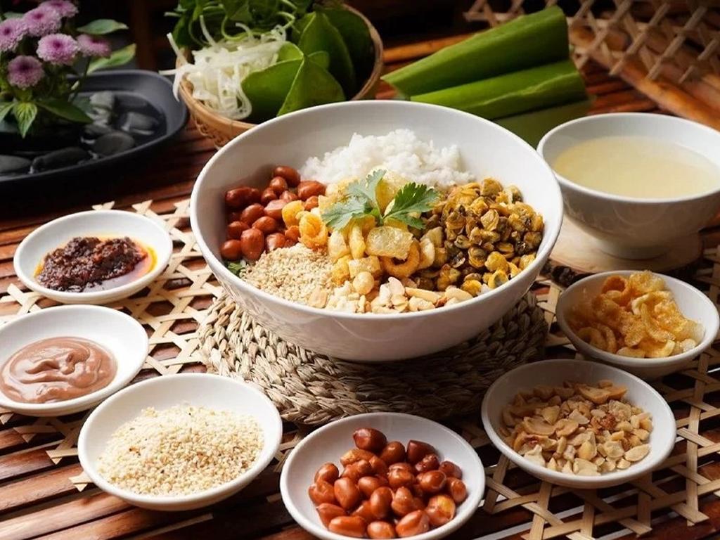 Cách nấu cơm hến Quảng Ngãi "ngon quên lối về"