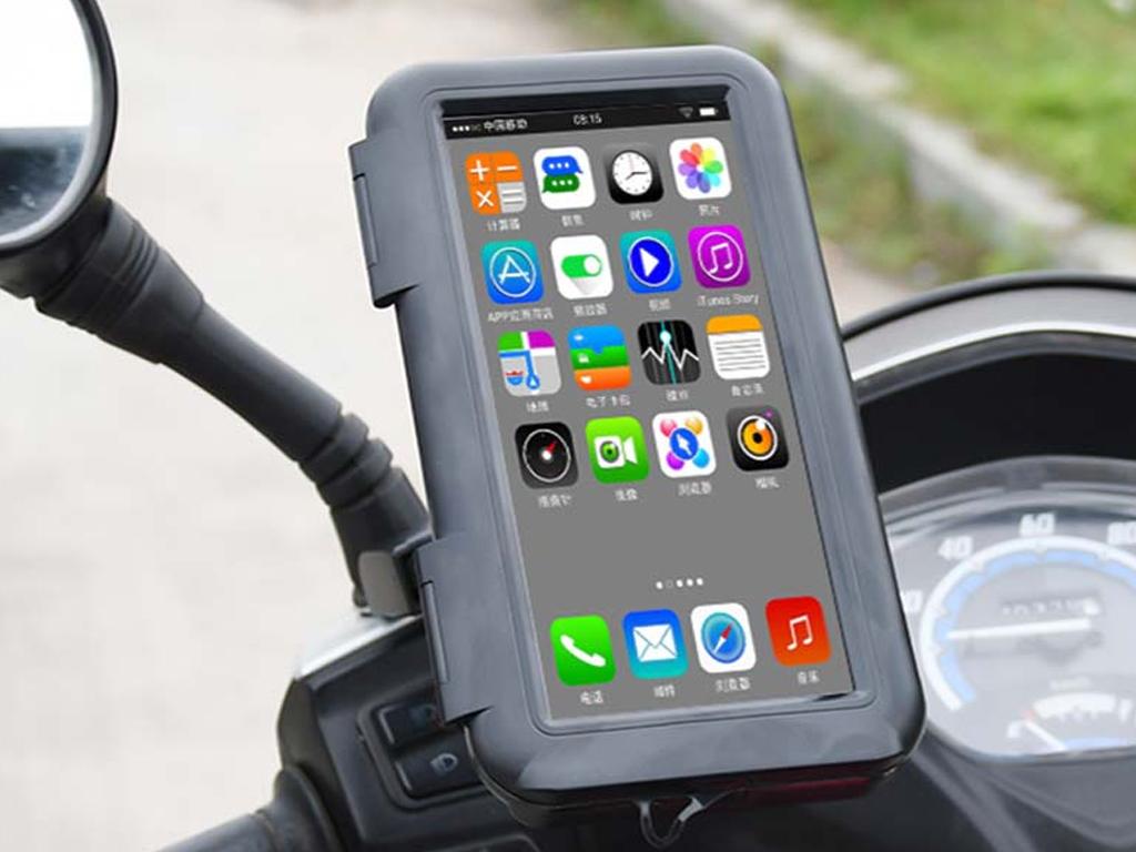 Gắn điện thoại trên xe máy có bị phạt không Hay chỉ là "đồn miệng"