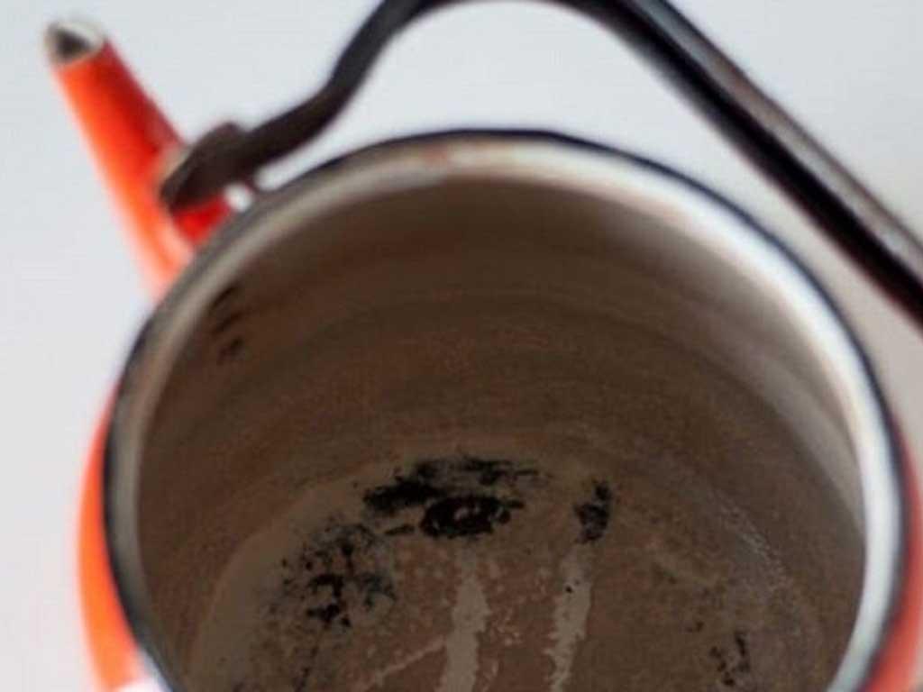 Ấm siêu tốc bị gỉ sét có sao không? "Bí mật" ai cũng cần biết