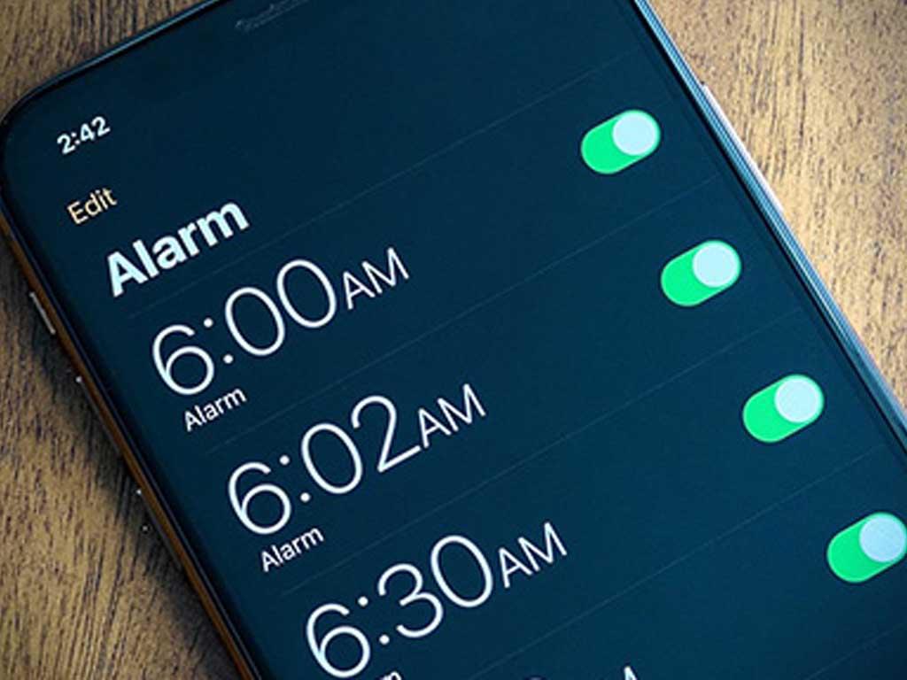 Tại sao báo thức không kêu? "Thủ phạm" gây khó chịu