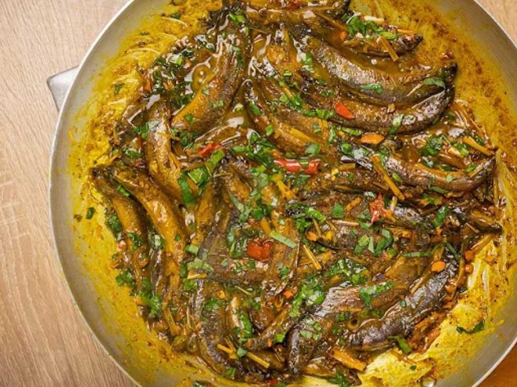 Cách kho cá chạch kho nghệ thơm nức không tanh ăn tốn cơm cực kì luôn nhé