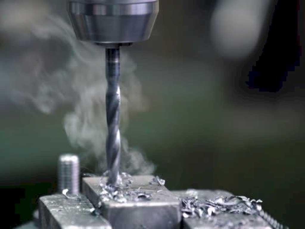 Kinh nghiệm sử dụng loại mũi khoan kim loại không mẻ lưỡi bền 5 năm