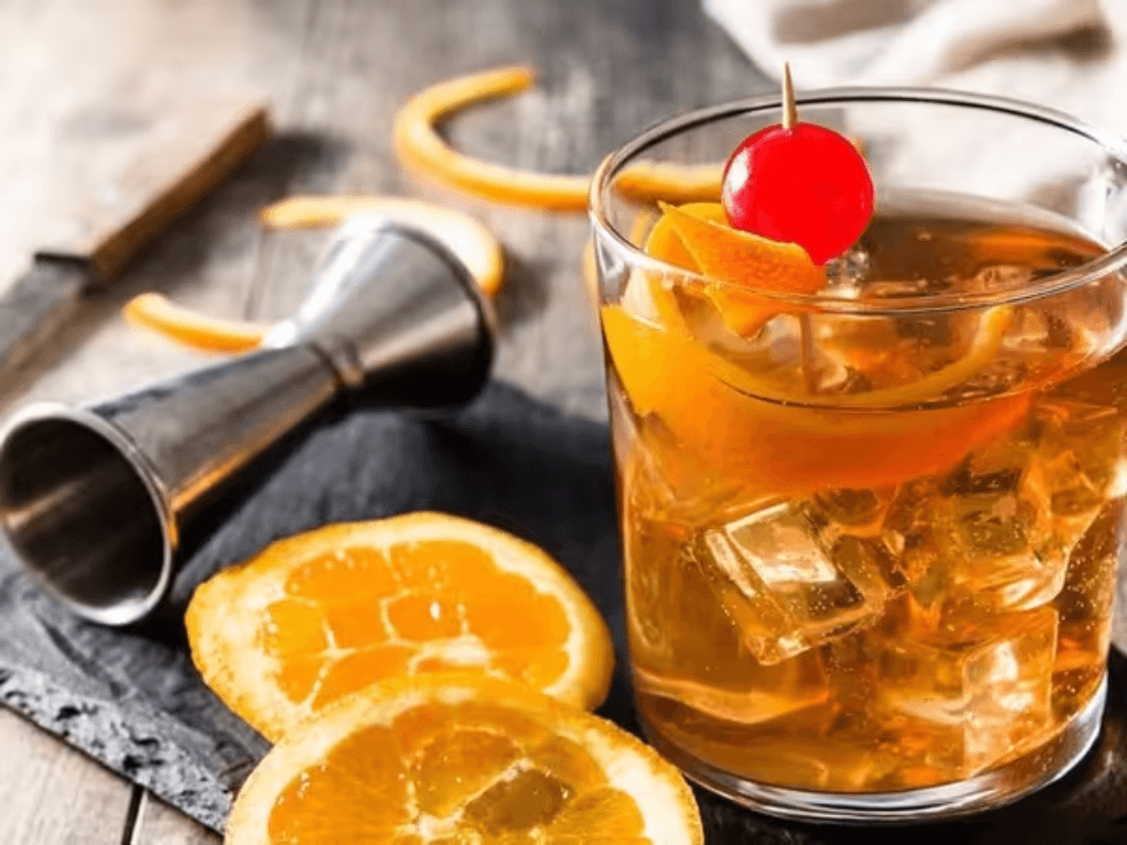 Cách pha rượu Whisky với chanh ngon như bartender, uống là “mê tít"