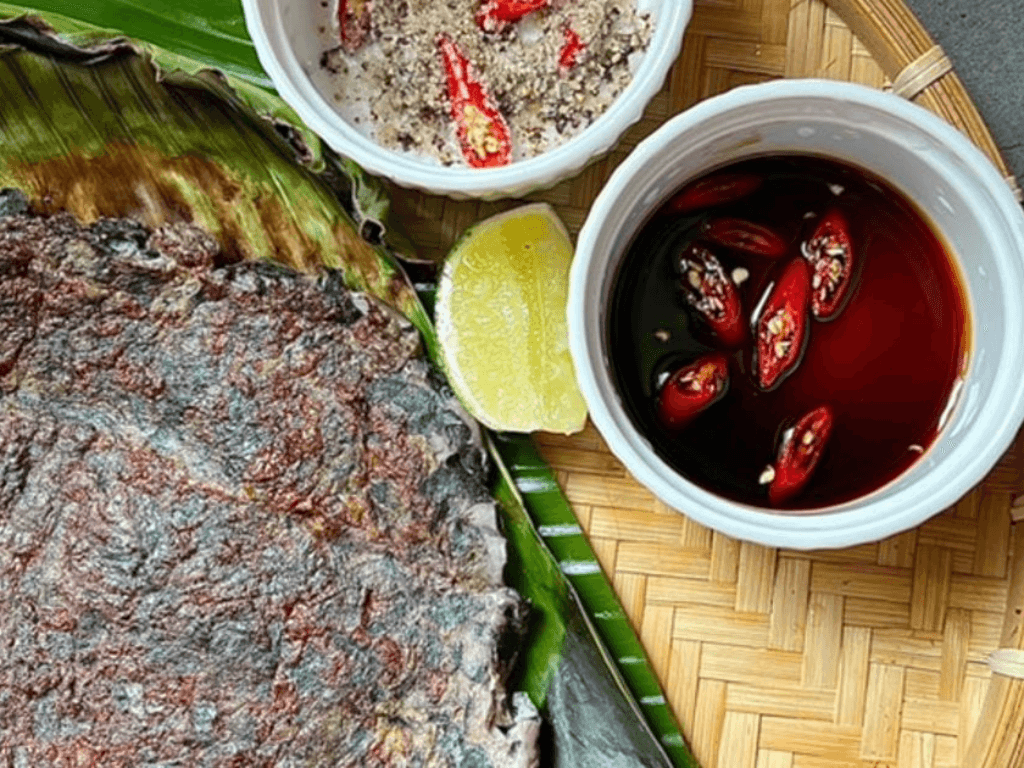 Cách làm trứng chiên lá mơ Món bình dân nhưng “hao cơm” đến bất ngờ