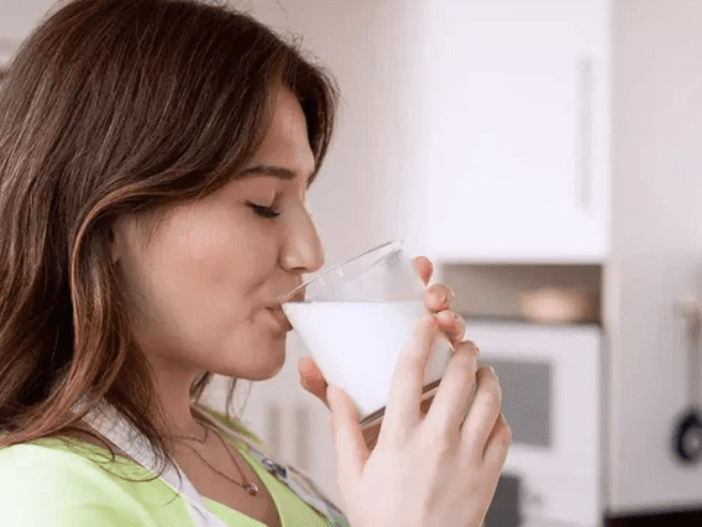 Uống sữa tươi không đường vào lúc nào để giảm cân + mỡ bụng “tan biến”