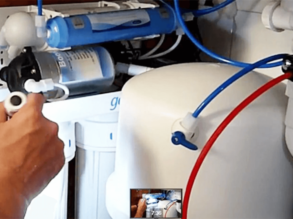 Máy lọc nước bị chảy nước thải nhiều: Nguyên nhân sốc và cách xử lý "gọn lẹ"