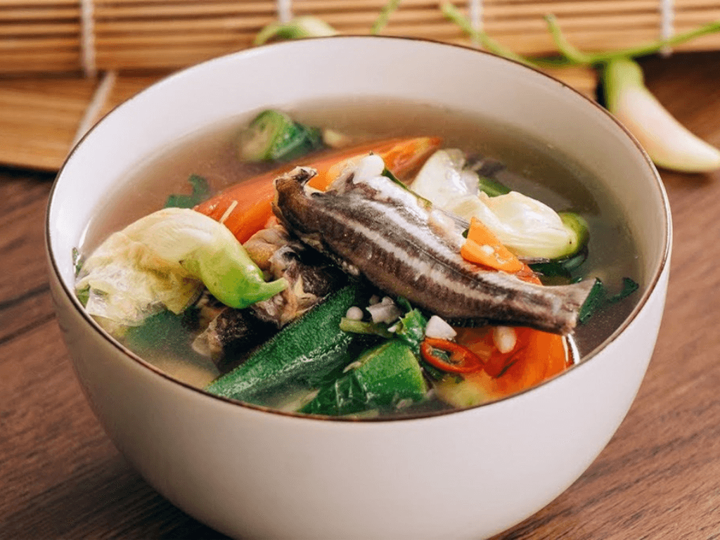 Cách làm cá chuồn nấu canh chua: Mẹo khiến cả nhà ăn xong chỉ muốn “húp cạn nồi”