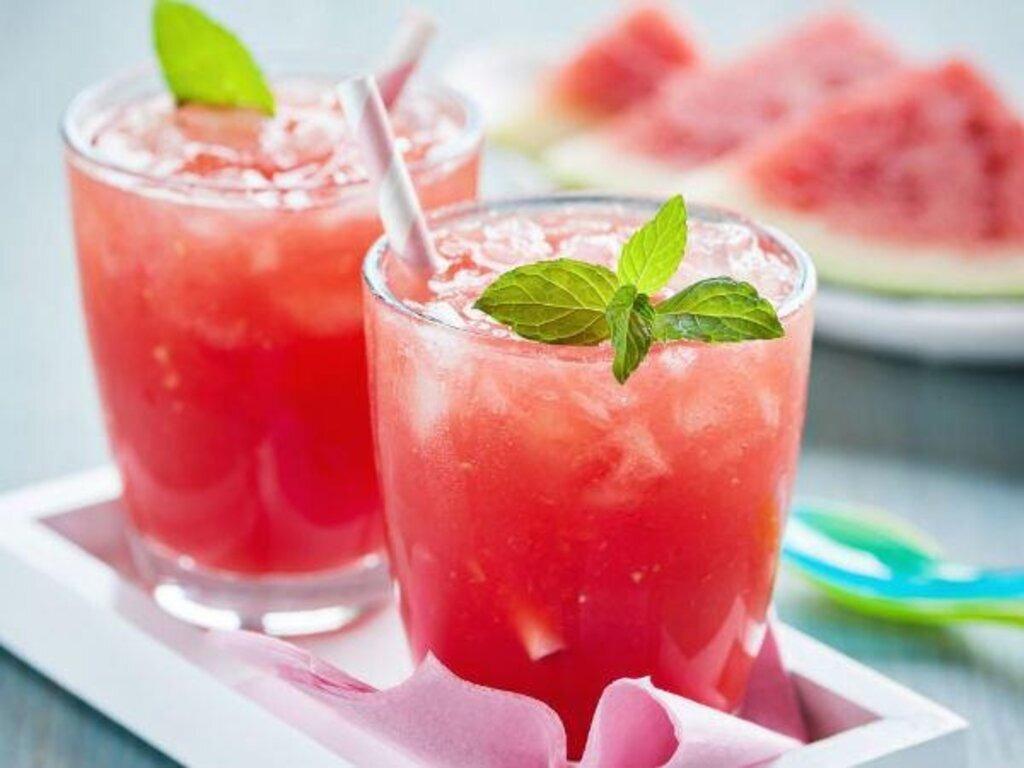 Làm Nước Dưa Hấu Bằng Máy Xay Sinh Tố