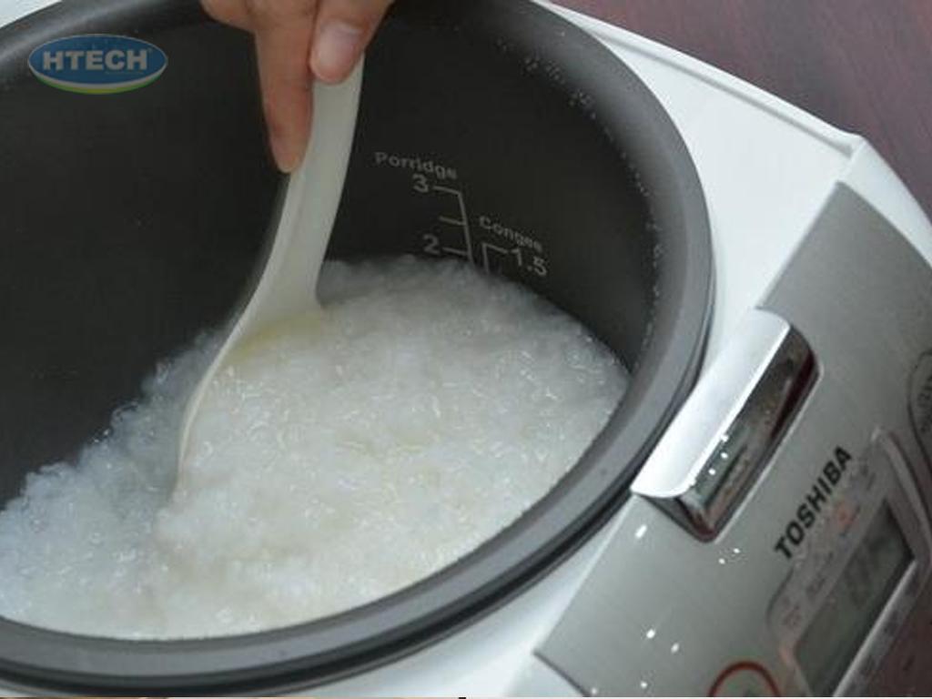 cach-nau-chao-hau-sua-bang-noi-com-dien