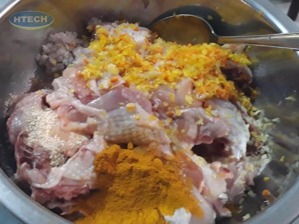 cach-nau-mi-ga-quang-nam-ngon