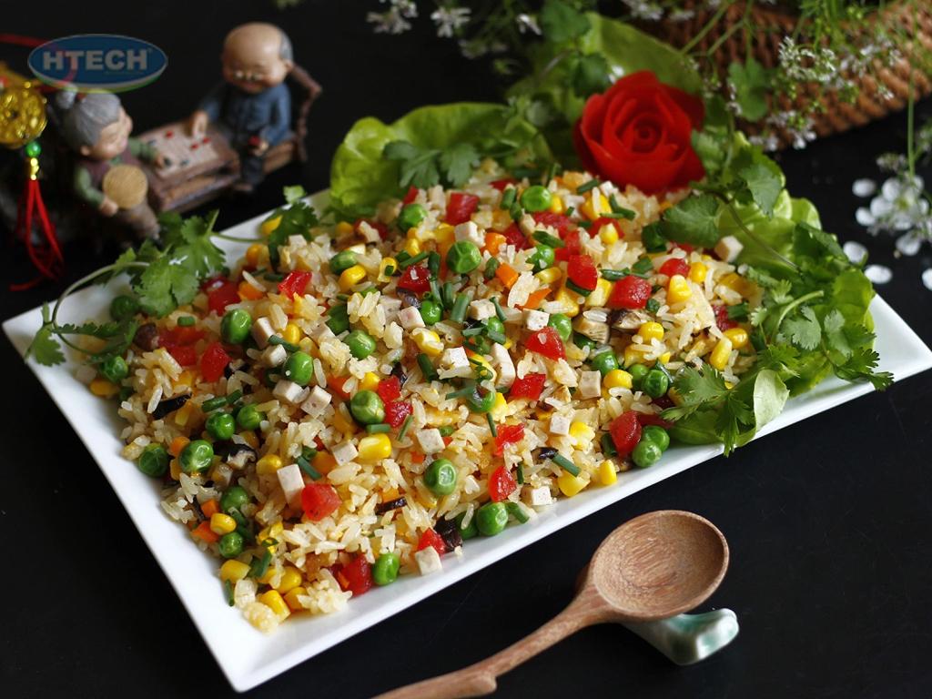 trang-tri-com-chien-duong-chau