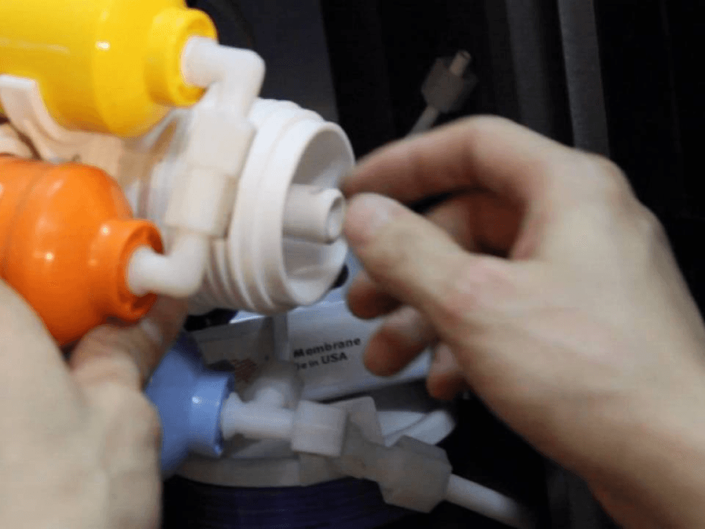 lap-long-co-noi-van-khoa-de-ro-ri-nuoc-chap-dien-nguy-hiem