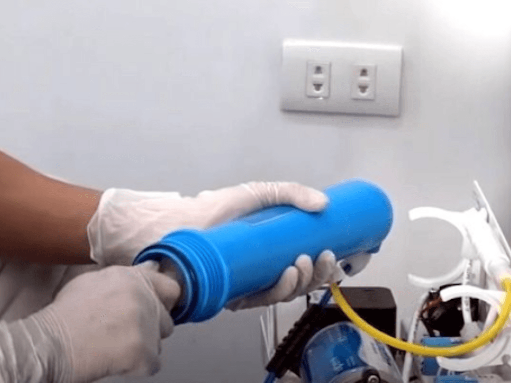 thay-sai-thu-tu-loi-mat-tac-dung-loc-nuoc-khong-con-an-toan