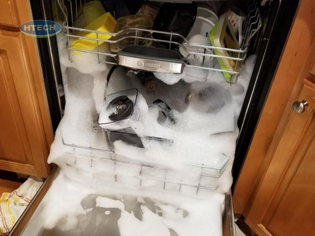 khong-dung-nuoc-rua-chen-cho-may-rua-bat