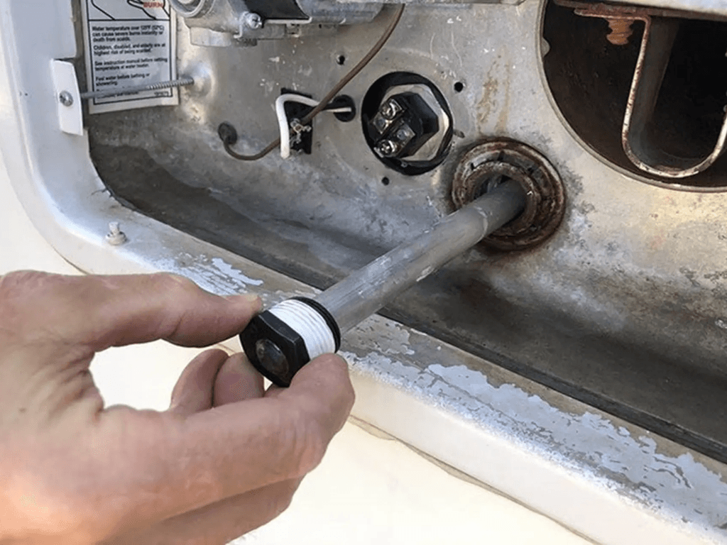 hau-qua-khi-bo-quen-thanh-magie-binh-nong-lanh