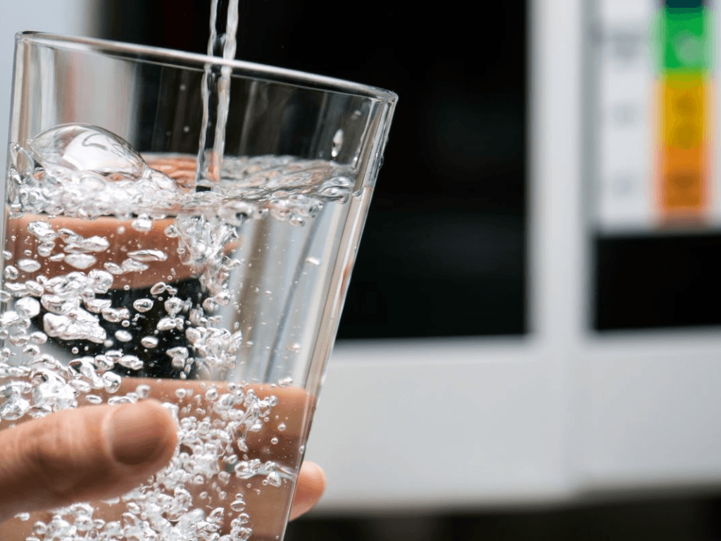 cach-chon-may-loc-nuoc-phu-hop-de-dap-tan-noi-lo-phen