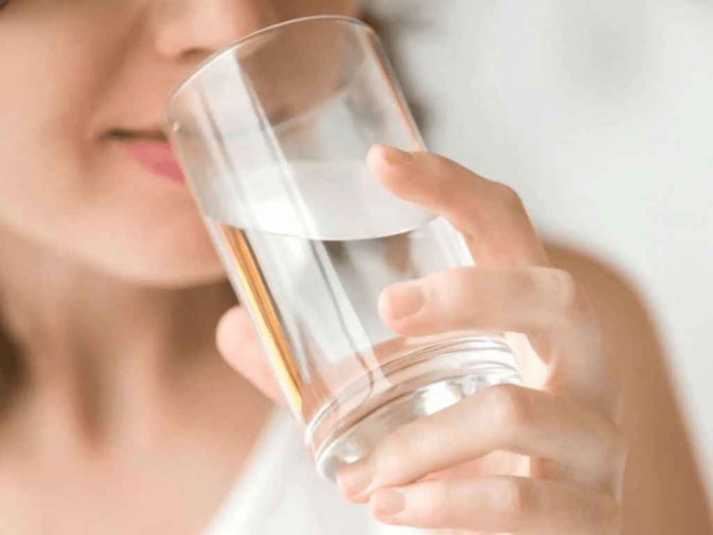 dung-may-loc-nuoc-xu-ly-mui-khet-cua-nuoc-may